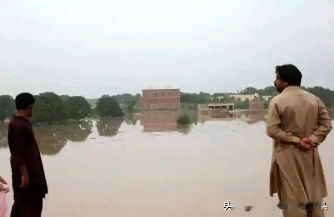 【突发】巴基斯坦怒斥印度"水武器化"！未预警开闸放水引地区危机，南亚火药桶再升温