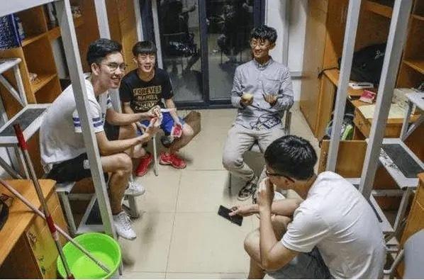 那些年在寝室聊的天，还记得吗？ ​​​