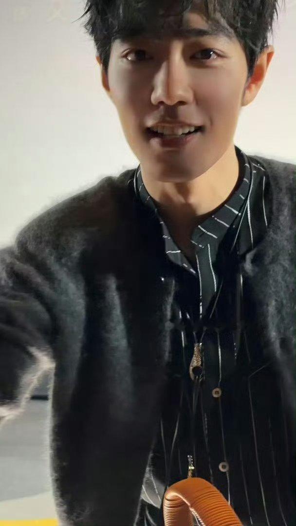好帅啊肖战，小卷毛好可爱好甜[么么哒] ​​​