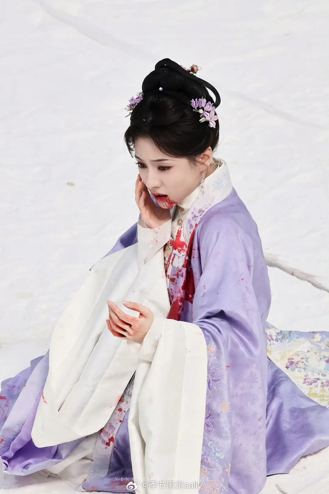 胡连馨新剧妆造蛮漂亮的 