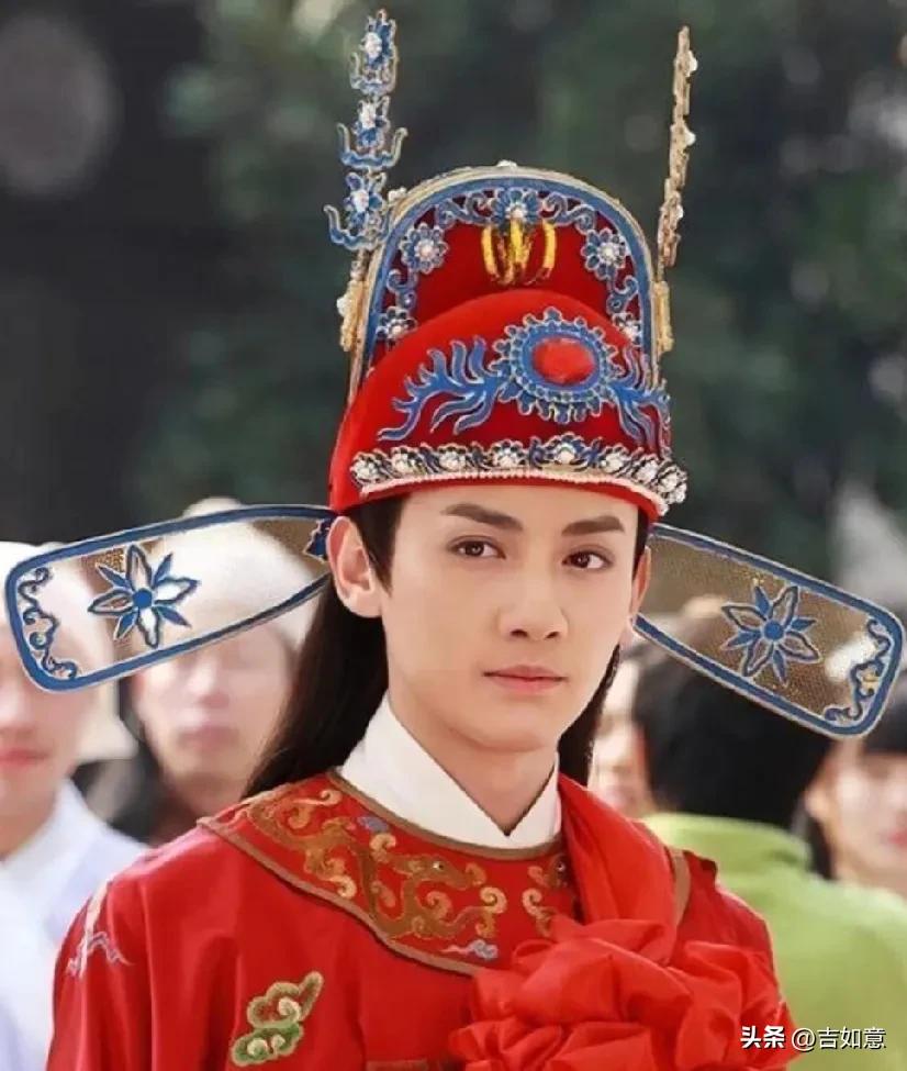 这个演员，不仅人长得帅，他的姓氏还特别呢，知道他姓氏的都是人才[偷笑]，听说演技