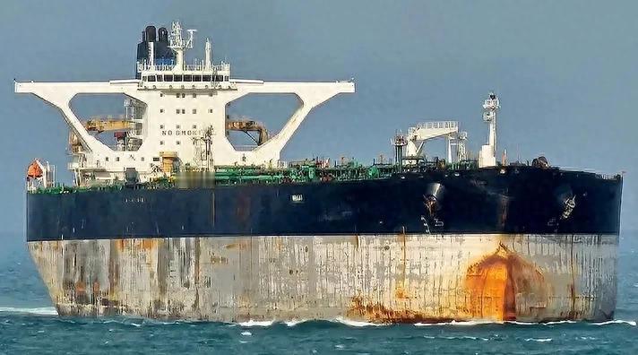 俄罗斯确实很强硬，得知美国扣押了油轮后，俄罗斯第一时间给予谴责，然后要求美方确保