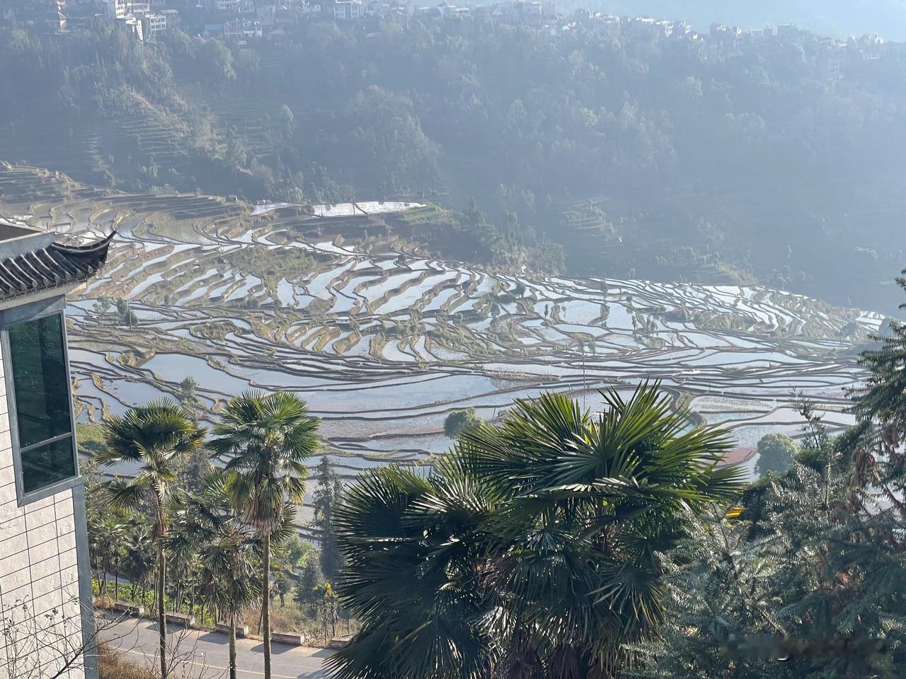 爱上自驾游，你会发现更大的世界

旅行，尤其是自驾爱车去你喜欢的地方看看，记录那