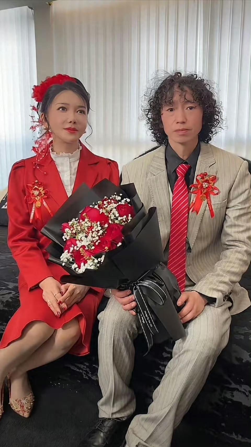 庞麦郎算不算人生赢家？一年时间什么都有了，娇妻，孩子，还能商演。

拥有过巅峰，