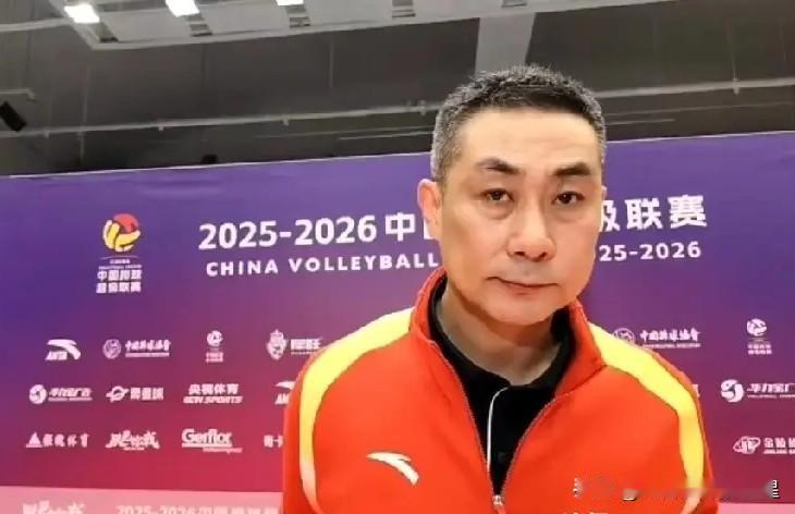 陈方指导赛后这几点总结，你听了觉得在理吗？

他提到队伍在一传和发球上出了问题，