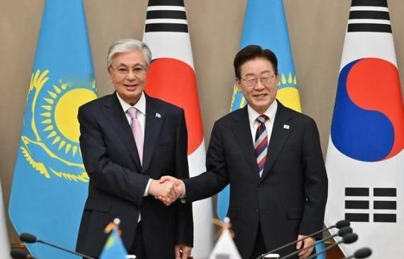 "宁愿耗上十九年，也要绕过中国！"9月16日，韩国一口气将中亚五国的总统悉数邀至