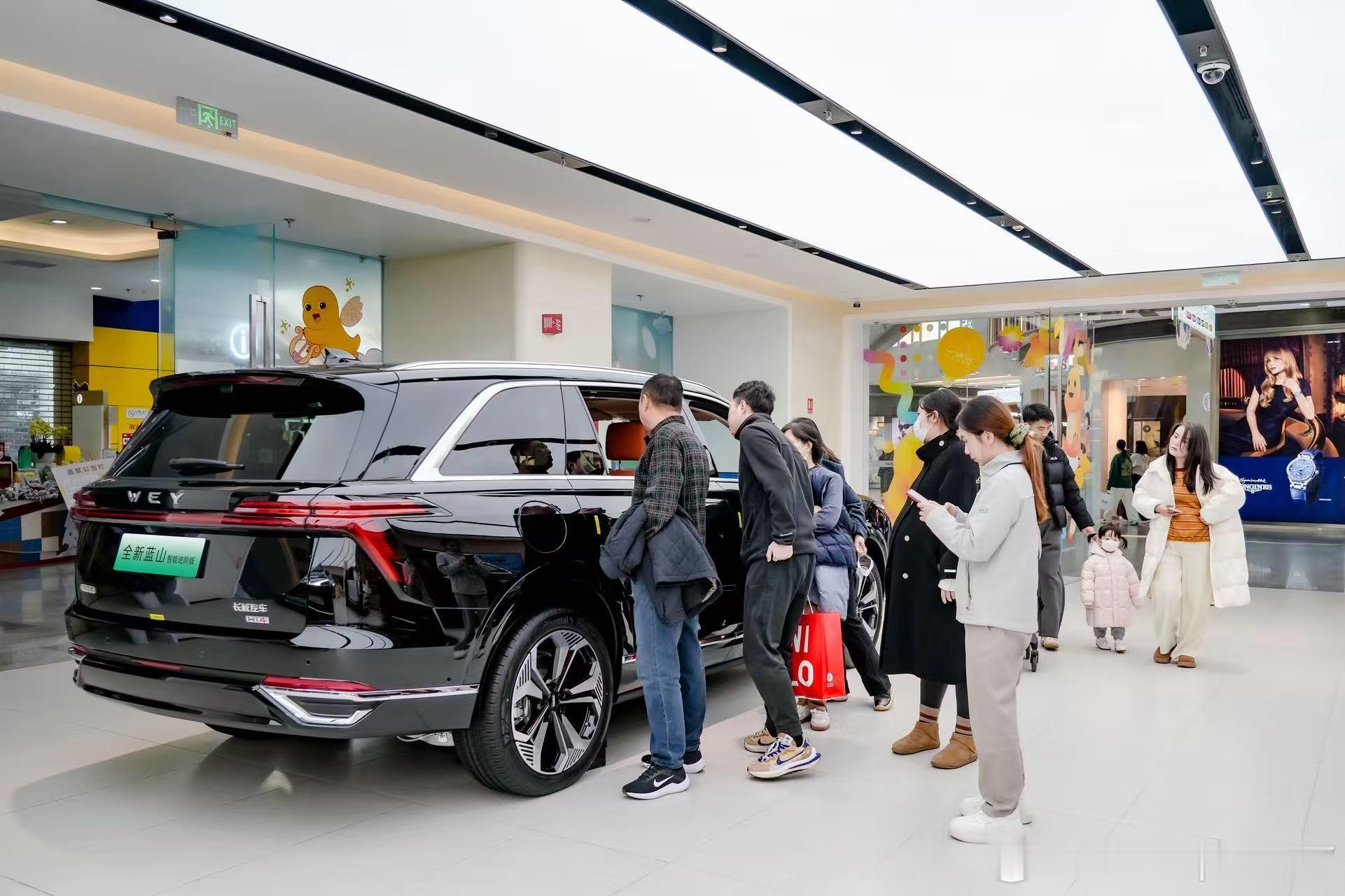 魏牌全新蓝山智能进阶版火爆预订🔥，全国门店人气爆棚！即刻下订，尊享价值9000