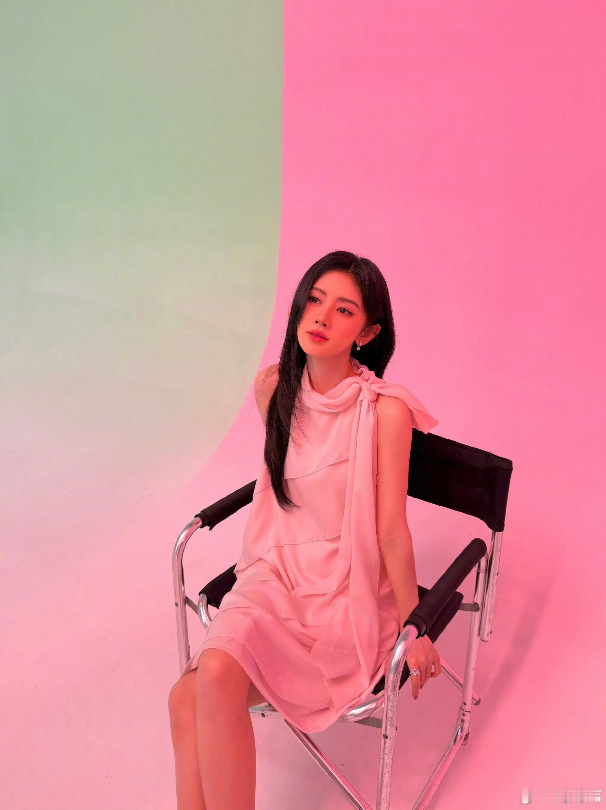 jjy鞠婧祎姜黎非 jjy鞠婧祎千香 我觉得我们之间的默契越来越深了，有时候一个