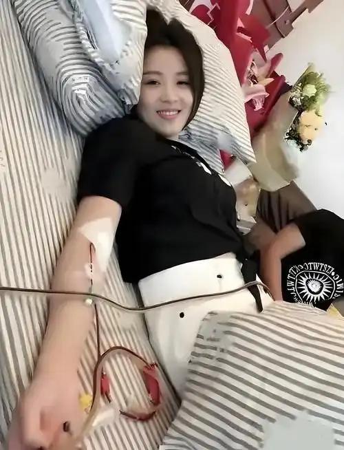 浙江一28岁女孩无偿捐献骨髓，救了一名15岁白血病男孩。谁知道还误打误撞救对了，