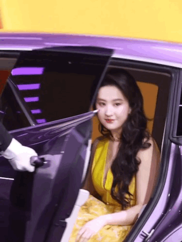 风情万种的女人是什么样的?刘亦菲的两个绝美瞬间！刘亦菲 性感