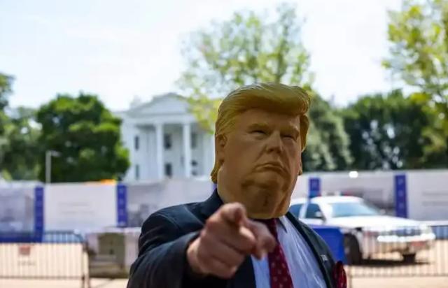 特朗普估计怎么都想不通，高市早苗当选首相后，本应只得罪中国，去拉拢俄韩，可她怎敢