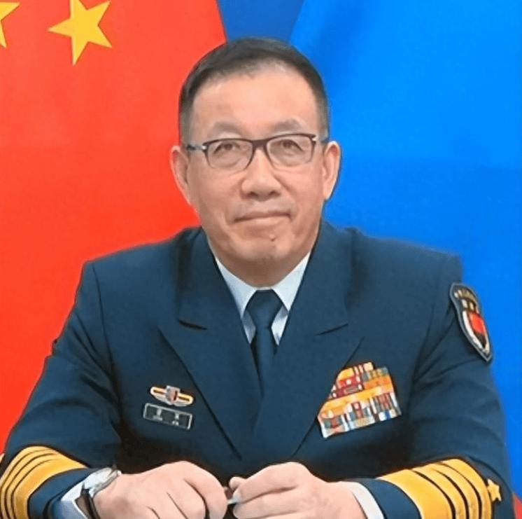 昨天解放军上将谈台湾问题：台海两岸统一不可阻挡

10月31日上午，国防部长董军