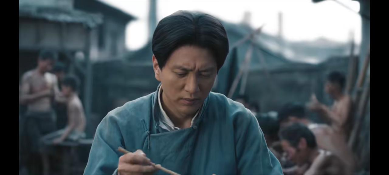 《问苍茫》里毛主席刚成立共产党湖南支部时，去安源体验矿工生活这段，也太惨了。矿上