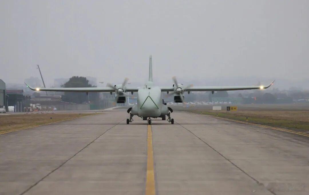 混合动力YH1000S2月1日，由中国航天科技集团十一院研制的彩虹YH1000S