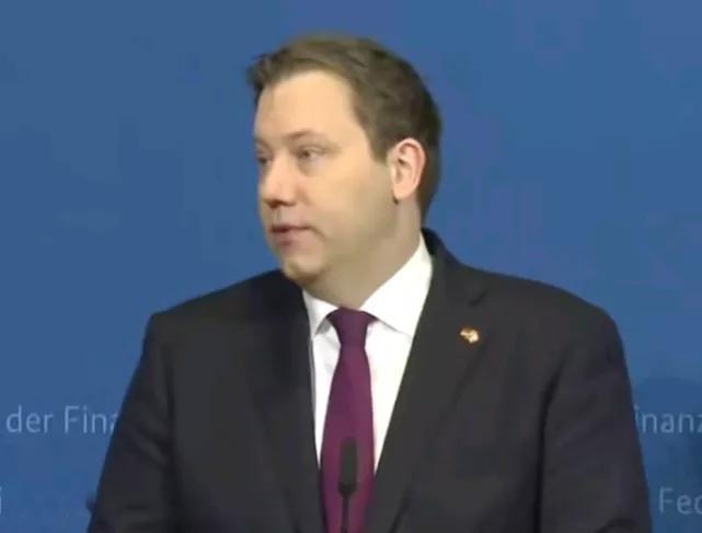 欧洲新闻网报道，当地时间19日，德国副总理兼财政部长克林拜尔宣称，美国总统特朗普