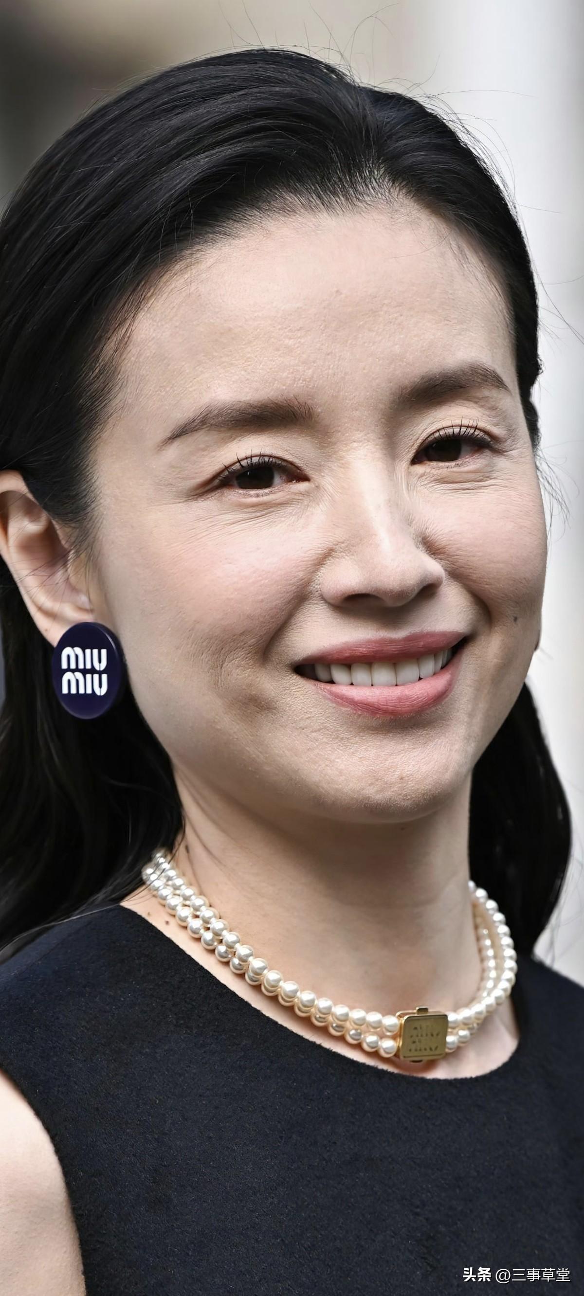 冷清秋褪去了清纯依然还是挺有味道的！女明星素颜谁最好看?