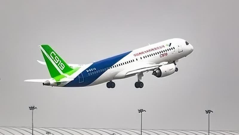 美国估计要气炸了！今年5月美国刚停止向中国商飞提供喷气发动机相关技术，中国国航、