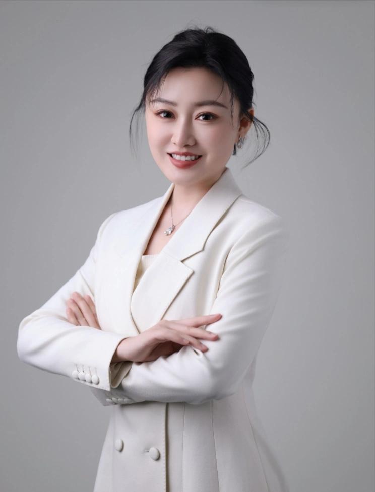 台湾民进党当局之所以腰杆软不下来，真正的秘密被大陆的一个女人揭开了。这个女人的名