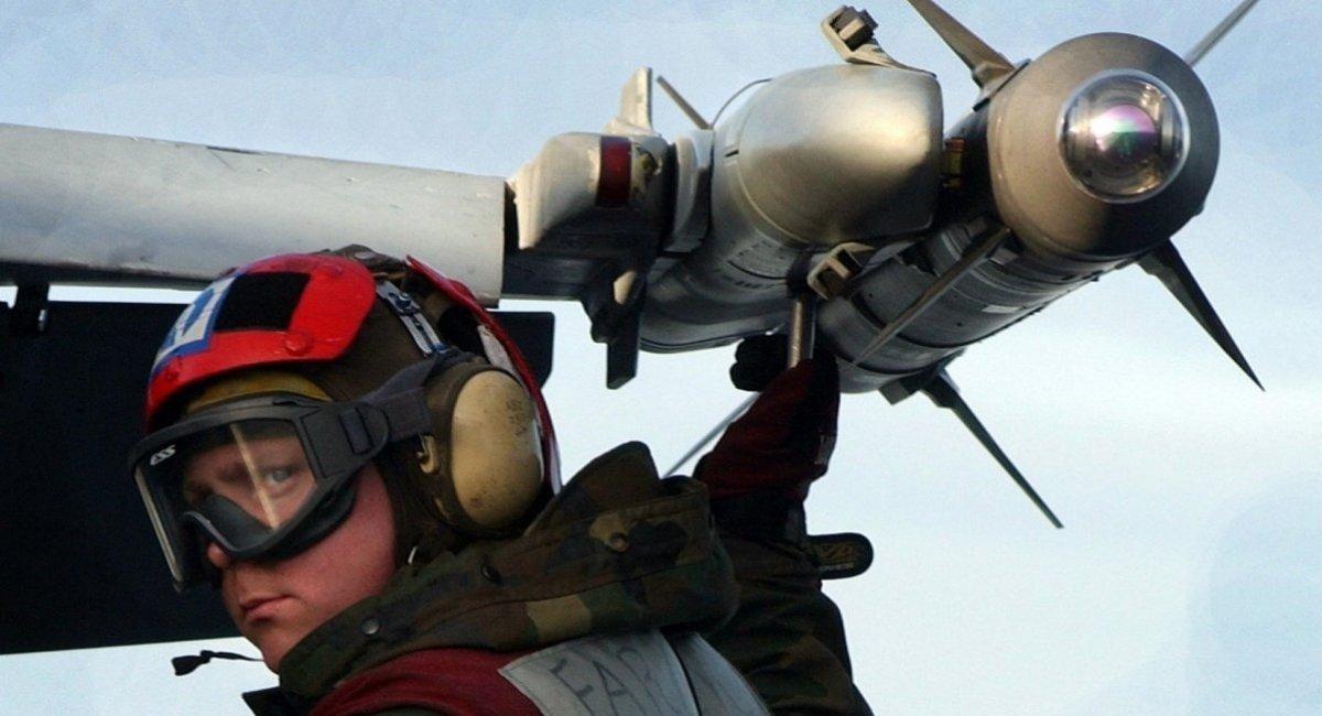 美为乌克兰建造的ERAM导弹将为新型低成本防空导弹！

AIM-9 X/图片来源