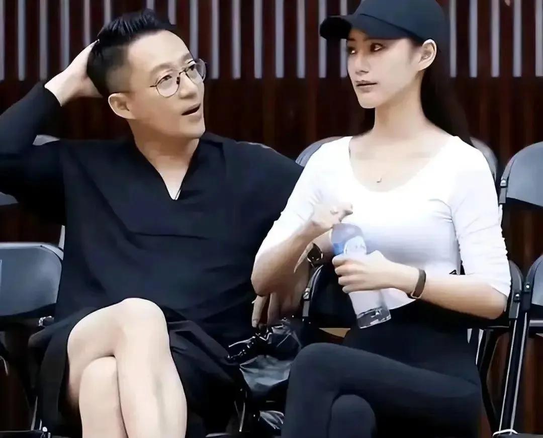 马筱梅的勇气与坚韧，在常人眼中显得尤为不凡。面对一个情感史复杂、甚至被贴上“渣”