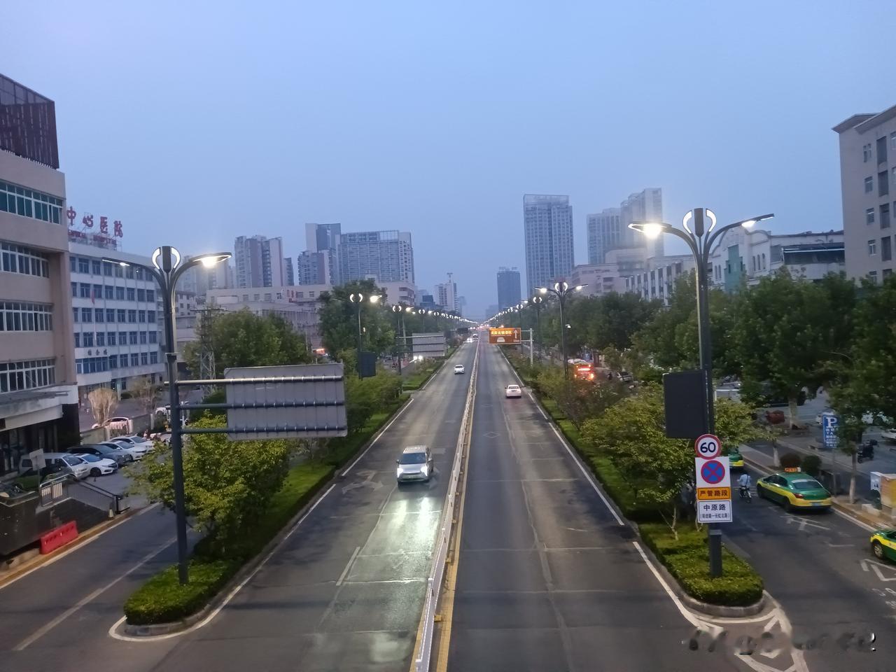 唐代诗人张籍，游览襄阳写下一首诗，让人淡泊宁静，见证了岘山厚重的文化底蕴。
张籍