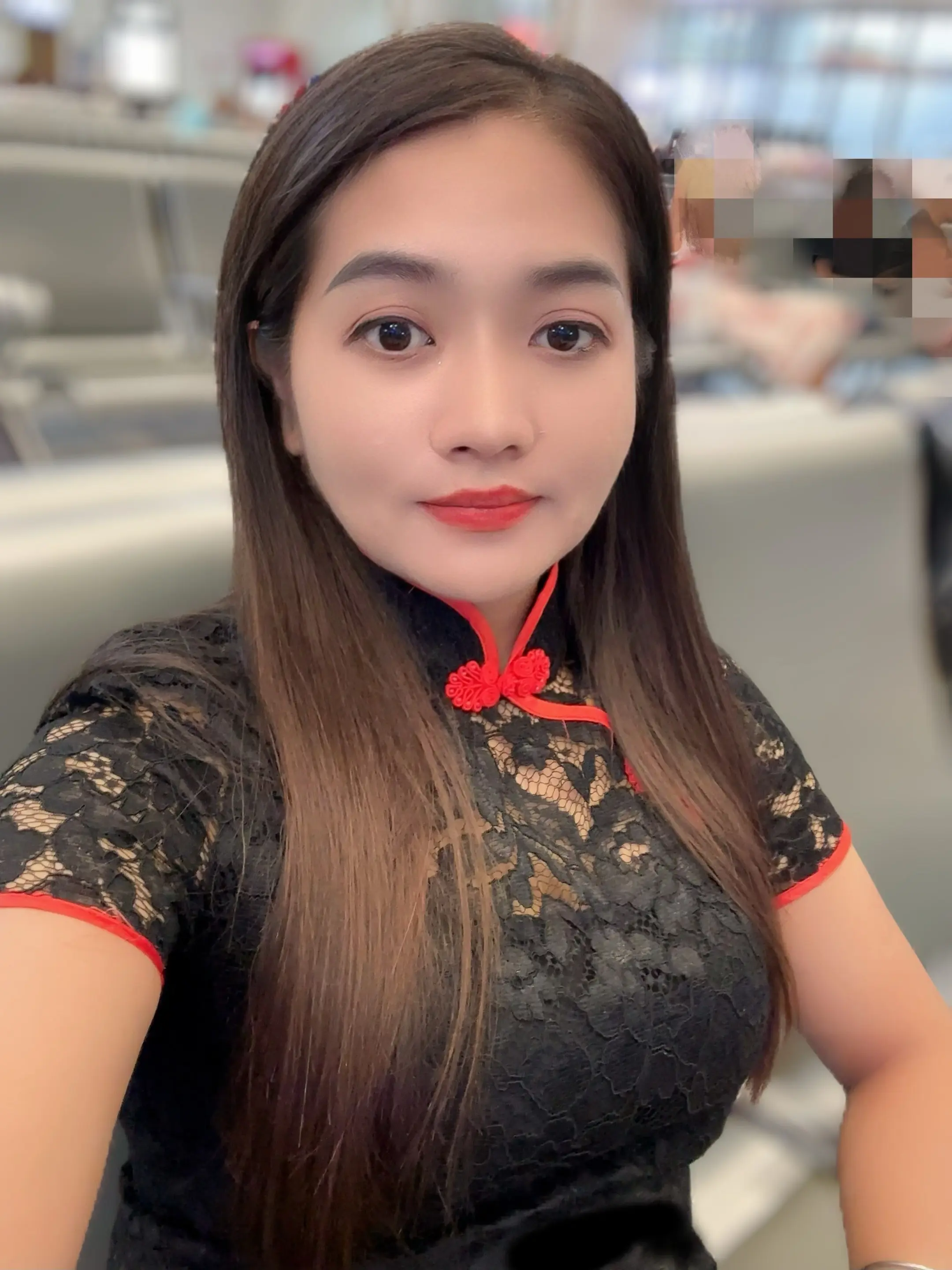 突然好想撒个娇，任性一下，矫个情，释放一下小女人的气息，可是想想，好像...