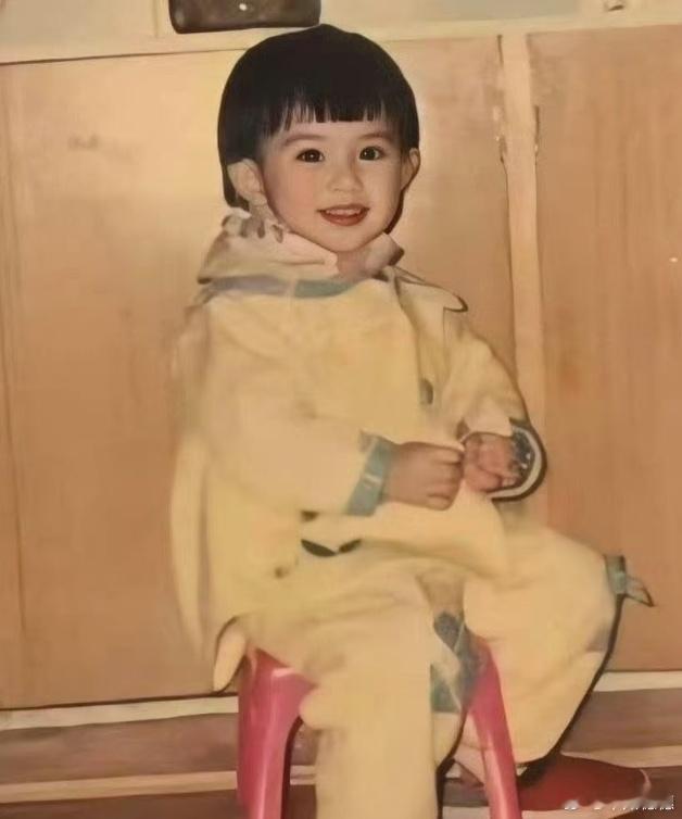孟子义打小眼睛就大还有人不知道我们孟姐从小美到大吗？ ​​​