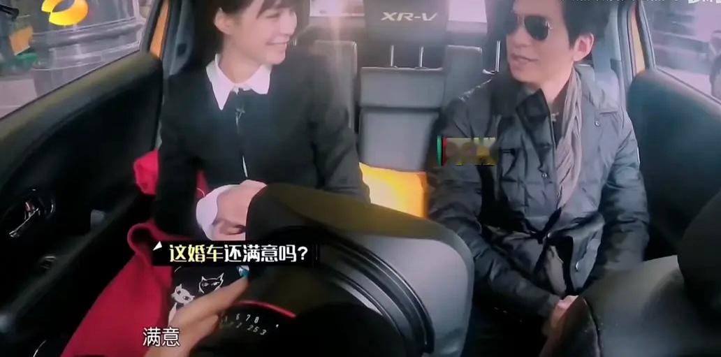 歌手3的时候有磕过沈梦辰和李健的吗？沈梦辰：婚车满意吗？李健：满意 对新人也很满