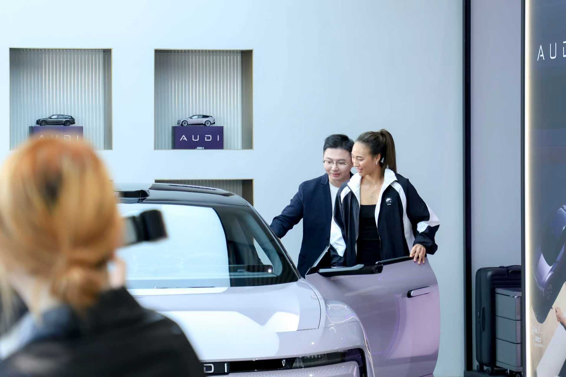 原来郑钦文代言奥迪E5后，真的自己买了一台！不是商业宣传，就是实打实的个人选购，