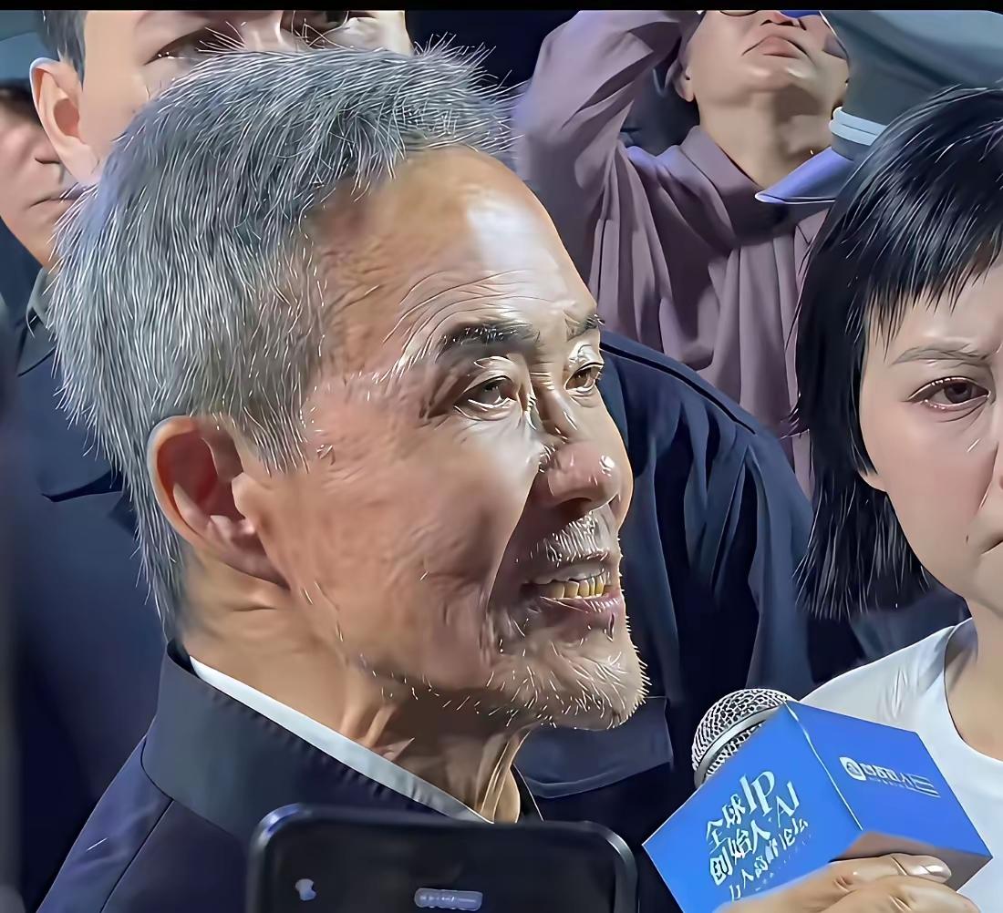 万万没想到，王石王大老板都老成这样了。
不过，七十多岁的他，据说还在努力，想着二