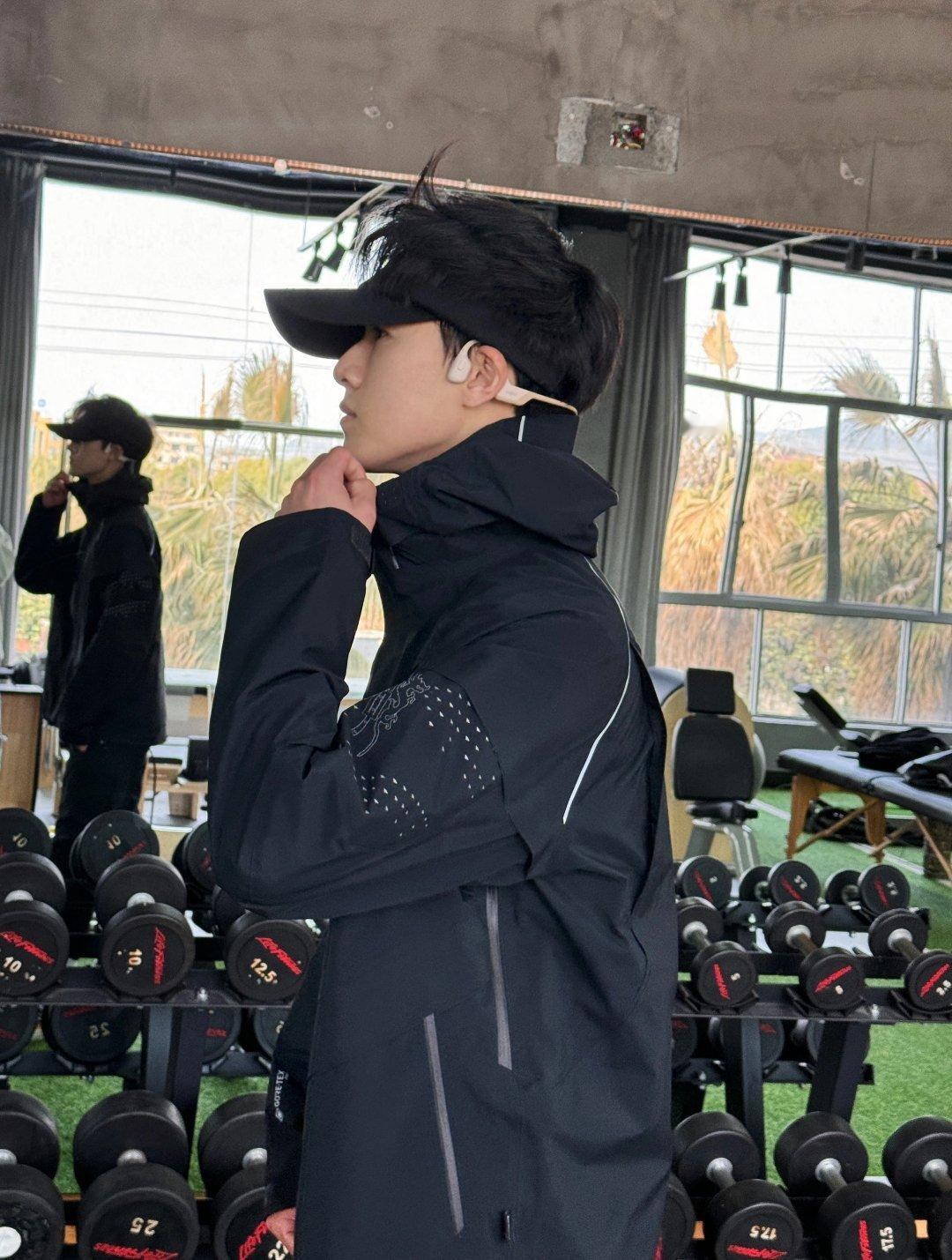 明星丨日常李昀锐的一组健身和逛超市日常～ 