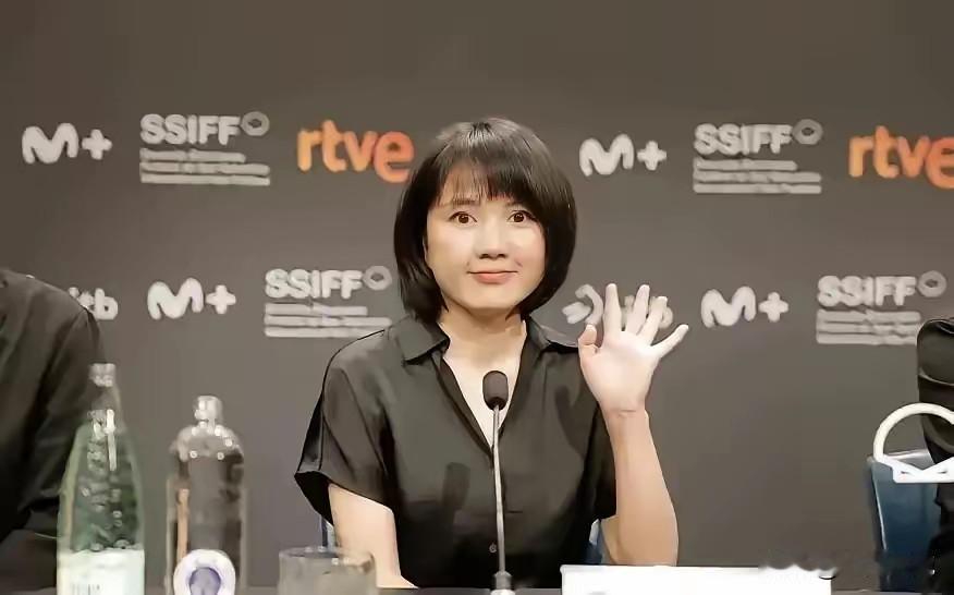 这个姑娘有点大!《监狱来的妈妈》出品人、制片人沈芬出来回击了，她不但说网民是水军