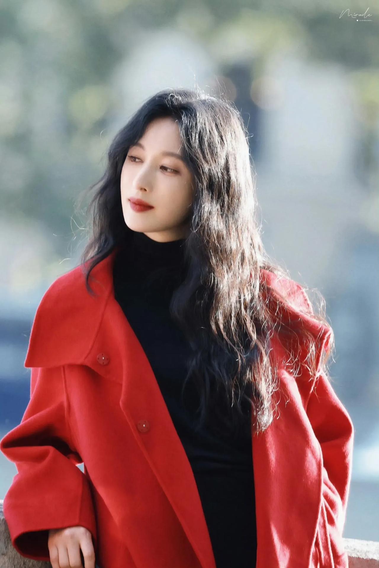 张俪别演了，我害怕！张俪别演了，我害怕！  
这次导演真的选对人了！她在《枭起青