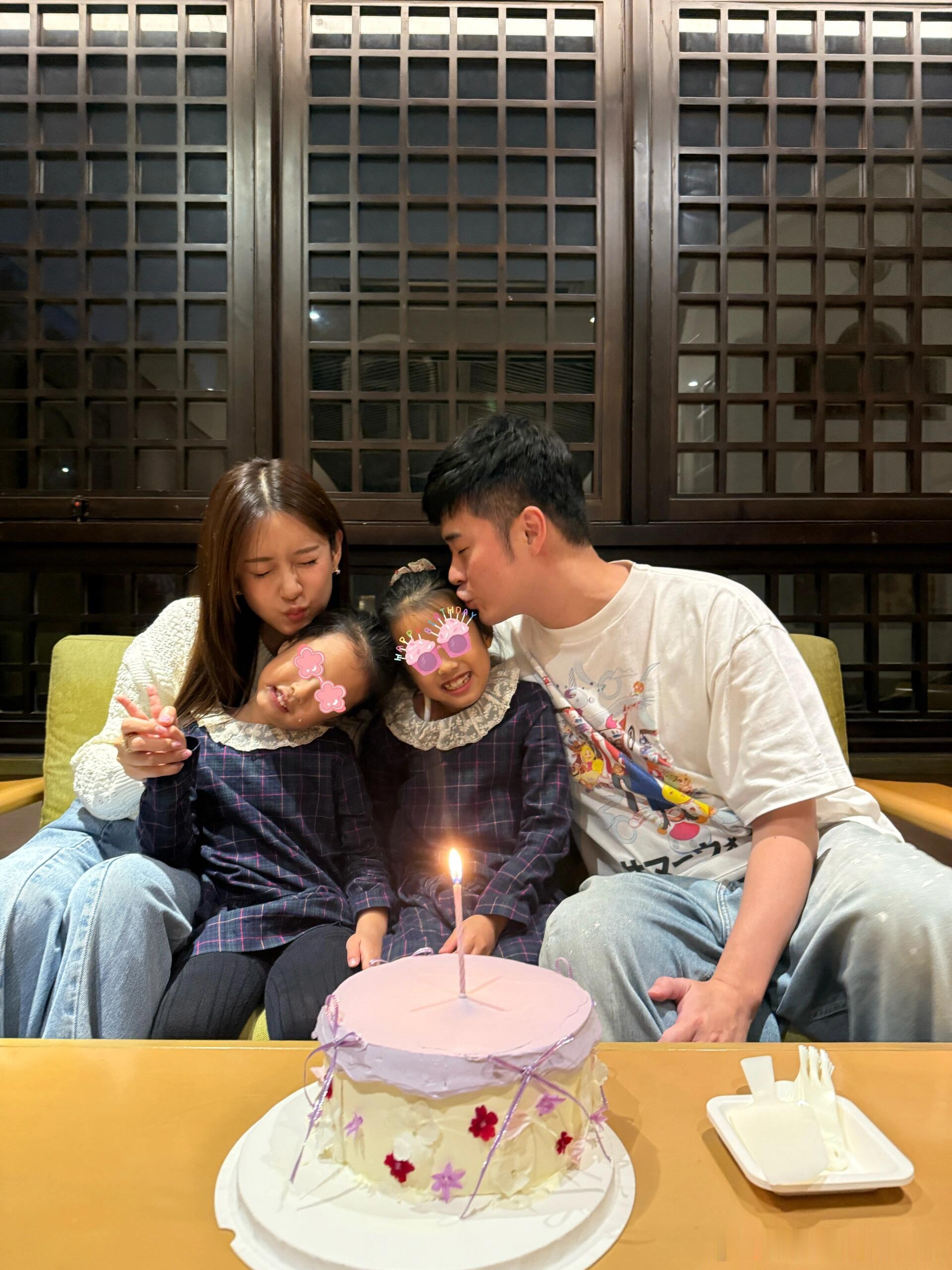 #陈赫晒全家福为大女儿庆生##陈赫张子萱为大女儿庆生# 陈赫晒全家福为大女儿庆生