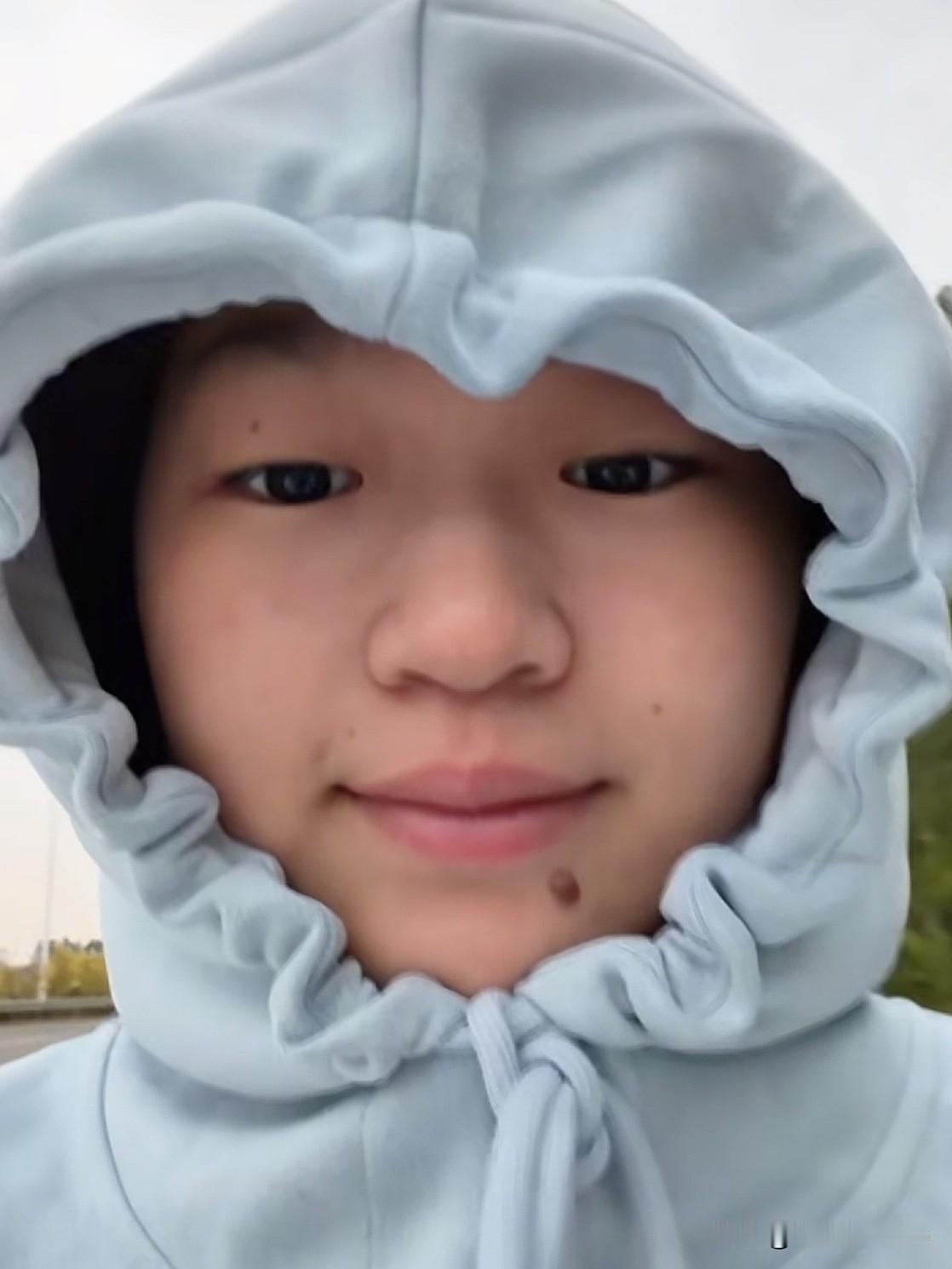 1月2日，全红婵更新生活vlog，并配文“大家好呀，大家新年快乐”。

新年之际