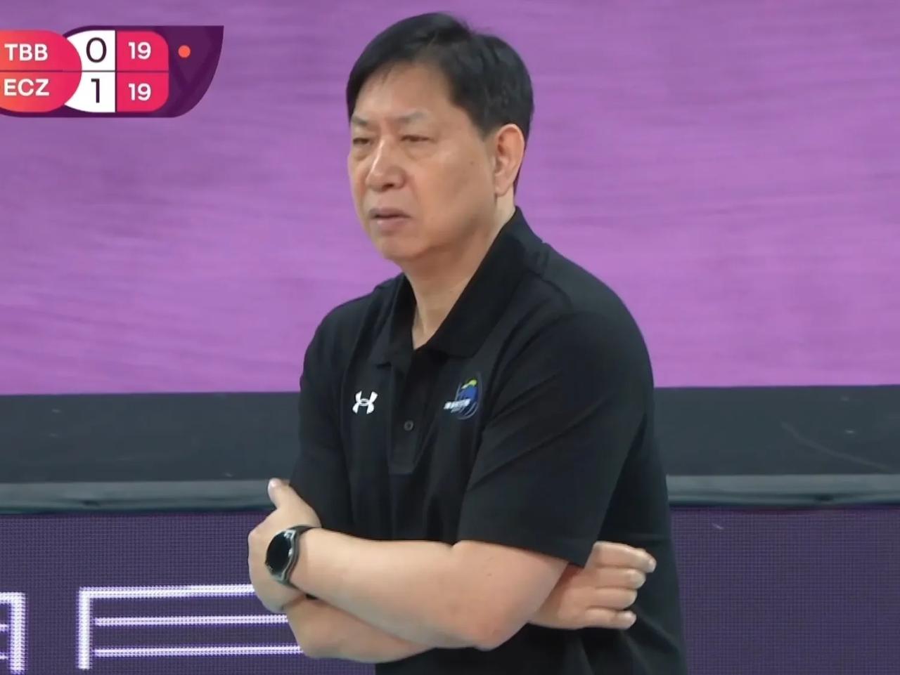 #2023女排世俱杯# 天津0-3伊萨奇巴希，李盈莹严重被限制，王艺竹打得很好。
