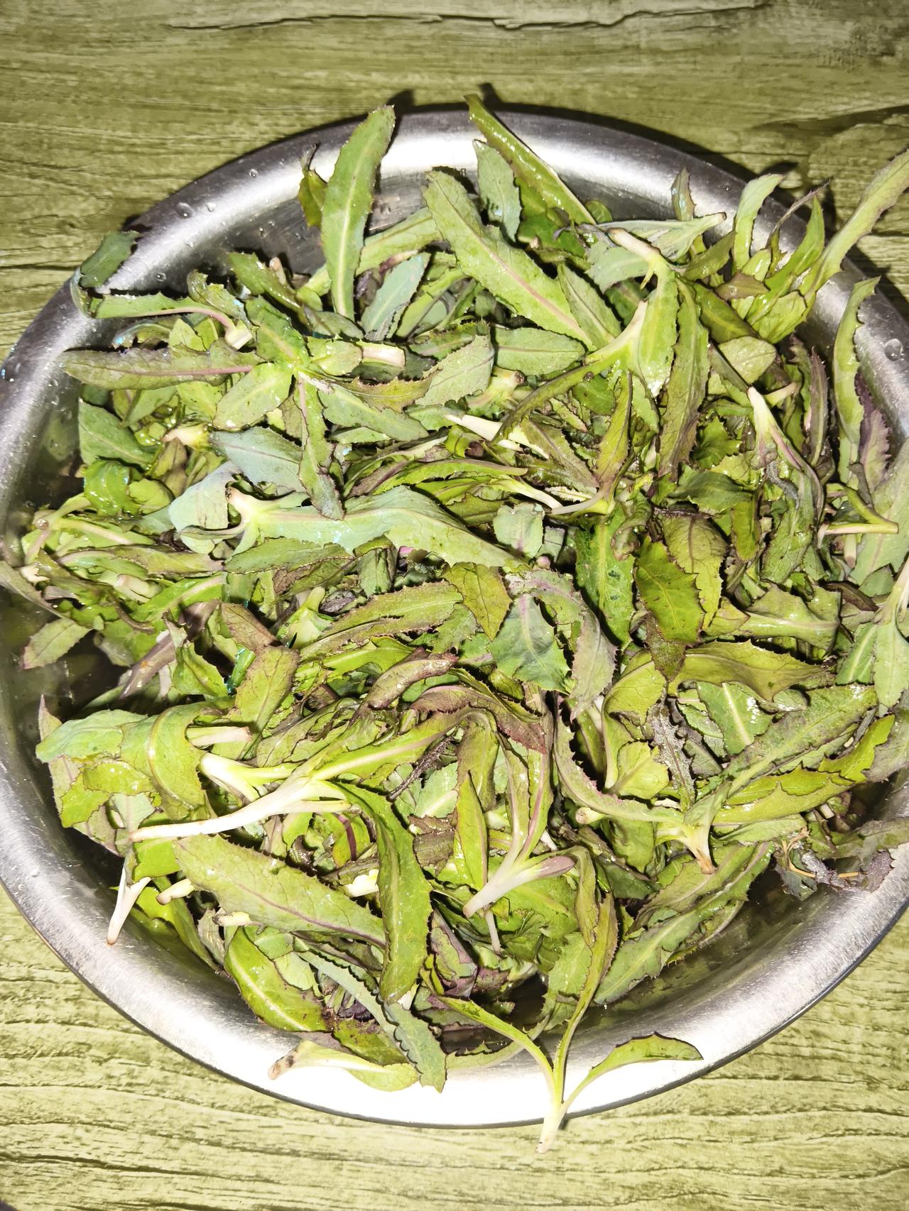 最近火气有点大。
吃点这个消消火，有认识的吗？[呲牙]