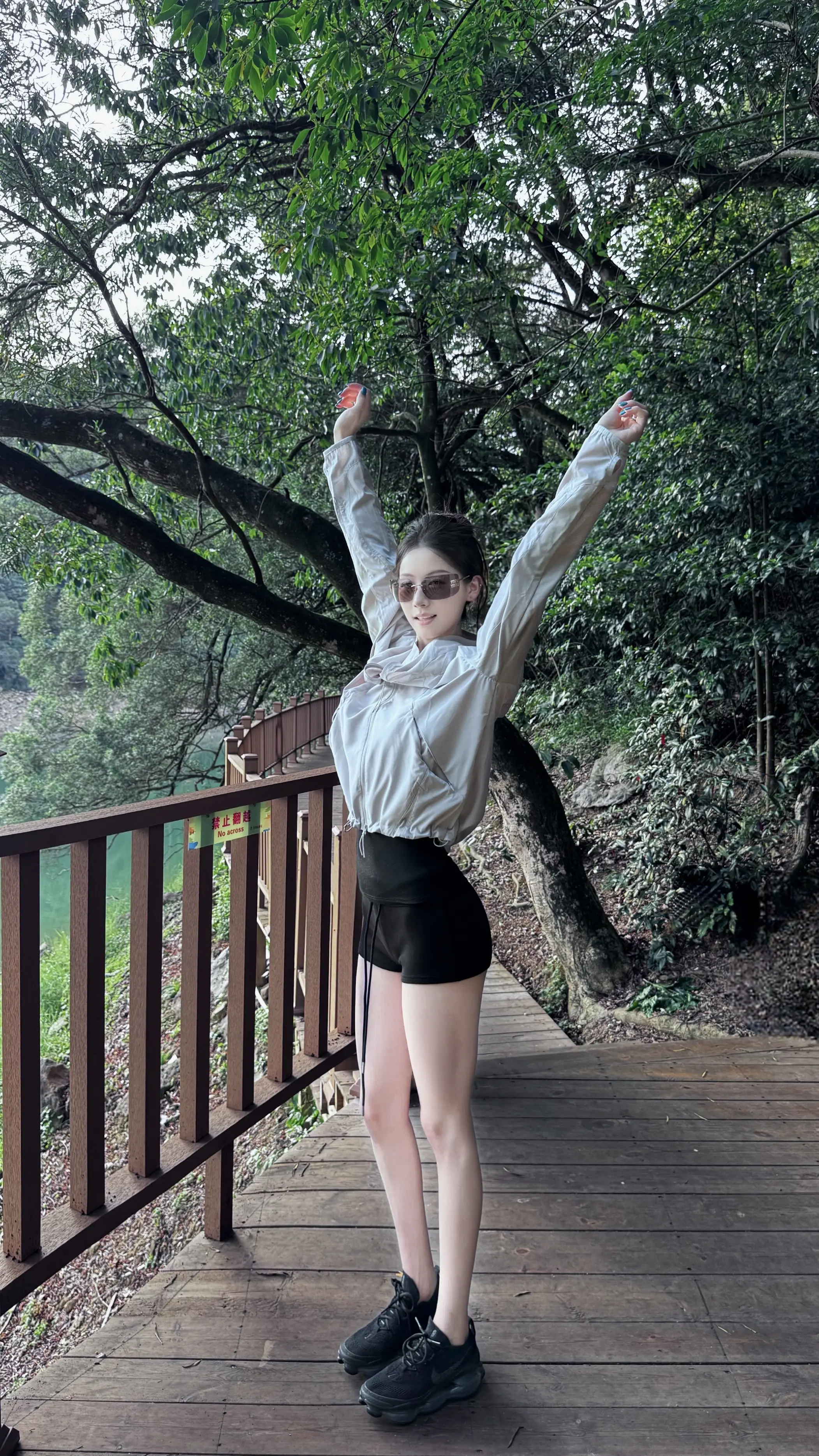 福建你再这么热我找人弄你。