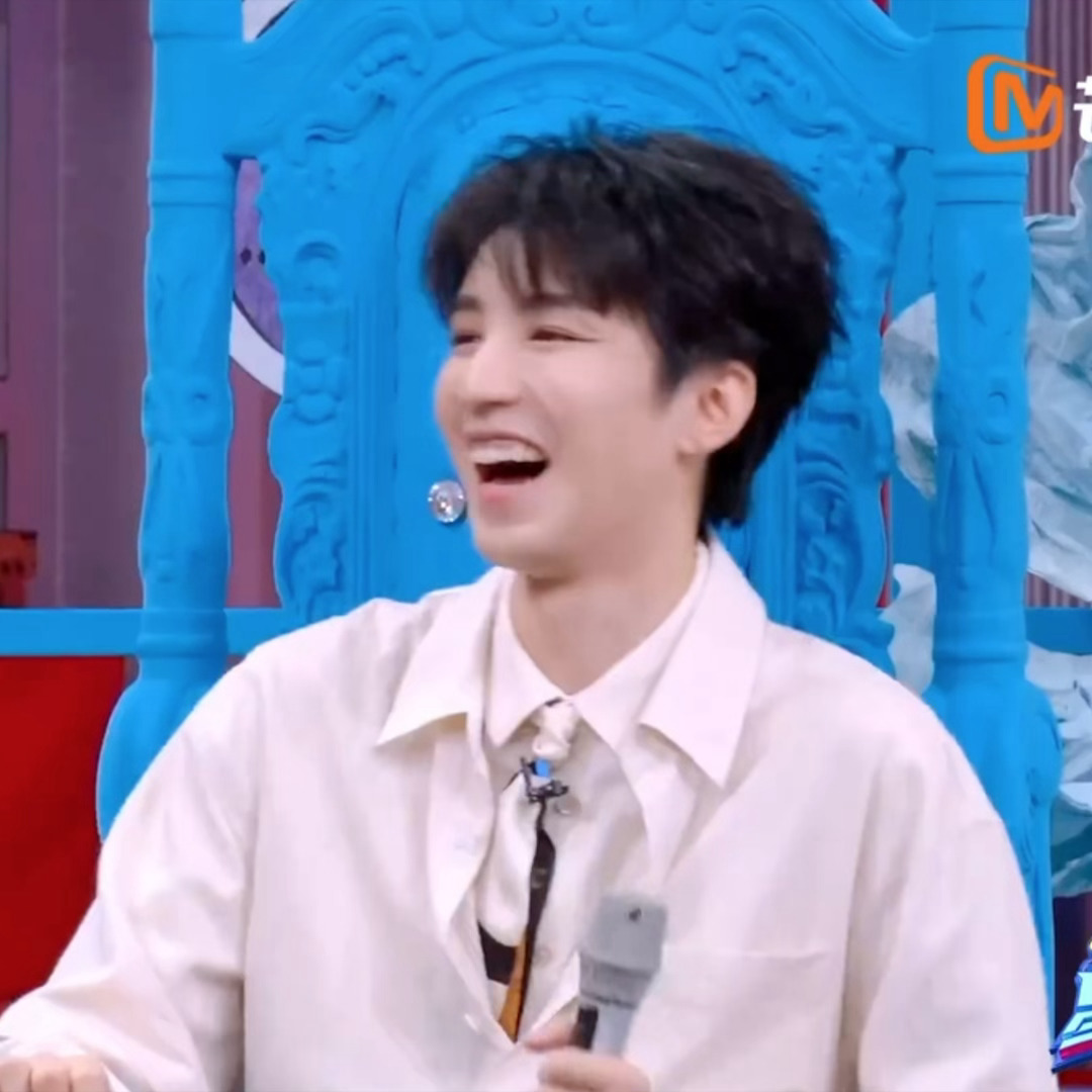 太萌了小凯🥹。。。。。樱花果冻🌸王俊凯中餐厅10