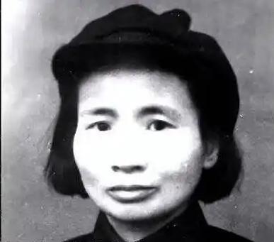 1960年女部长甘肃暗访，一缕青烟牵出暖心救援
 
1960年寒冬，女部长钱瑛前