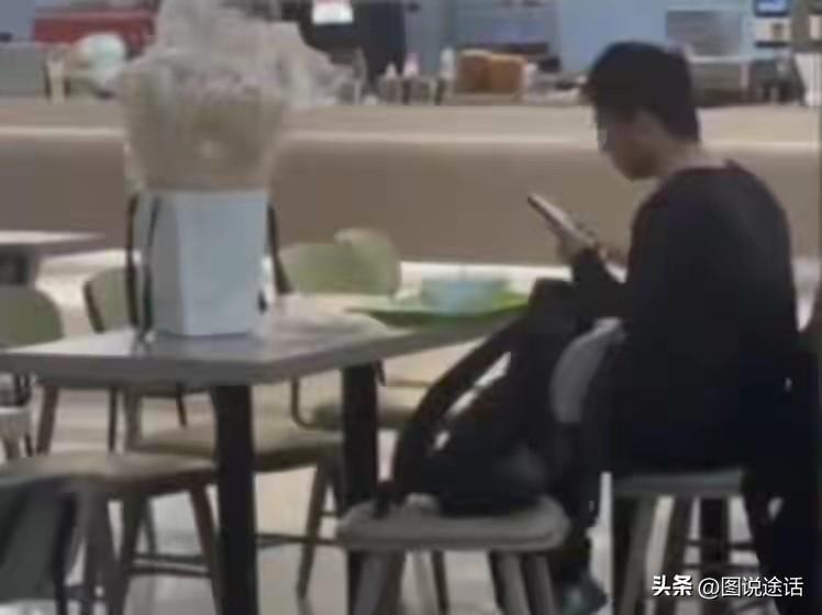 爱，你不配！表白被拒就疯狂打砸，这样的巨婴更应法律管束！
3月24日，吉林一高校