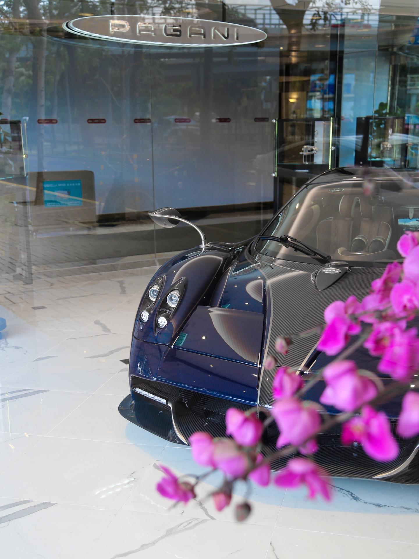 湾仔街头的Huayra Roadster.SPS·帕加尼近期把展厅里的...