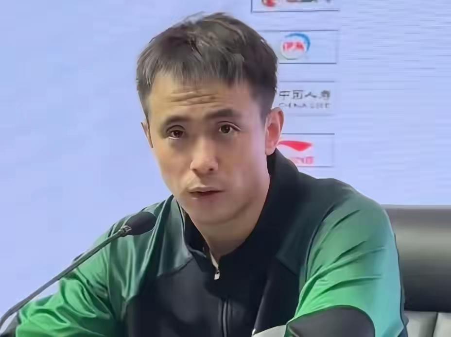 昨晚CBA 常规赛东北德比二番战在吉林队魔鬼主场〔长春市体育馆〕激烈上演。与双方