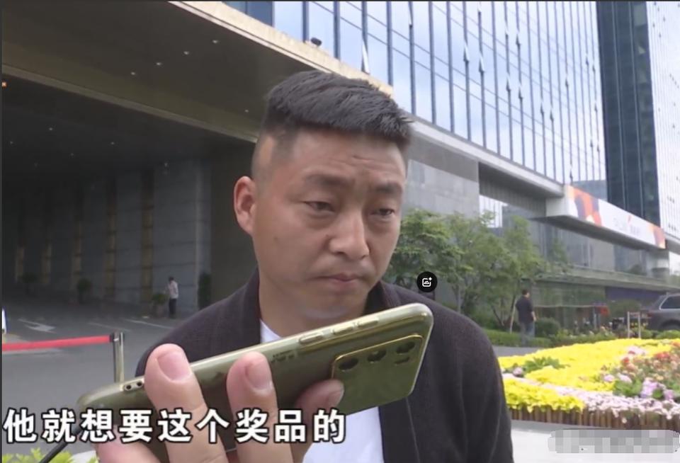 2023年，浙江一男子结婚办酒席，见婚车司机在外面等得辛苦，便好心让他入席吃顿便
