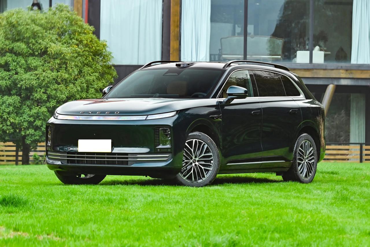 新款星途EX7这车给我的感觉是：不怕你看配置，就怕你看完还不敢下单。辅助驾驶、座