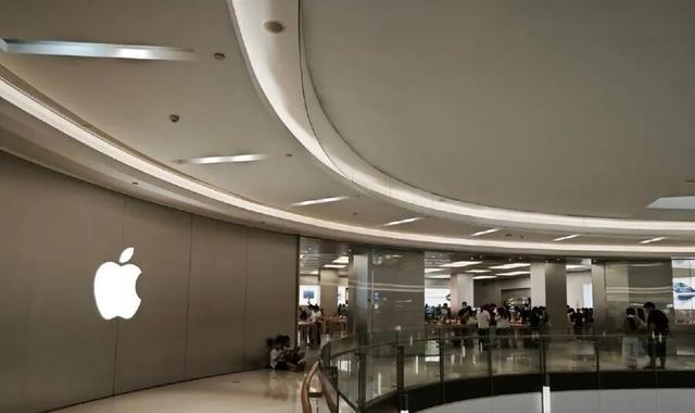 iPhone17大降价？这是什么操作！

最近，苹果将线上的iPhone17价格