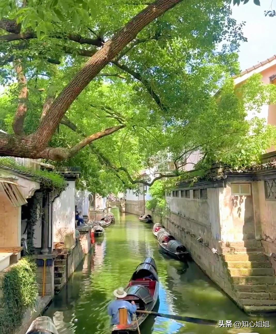老祖宗流传10个身体吉兆
第一、手心痒：即将进财
第二、耳朵热：有人在想你
第三