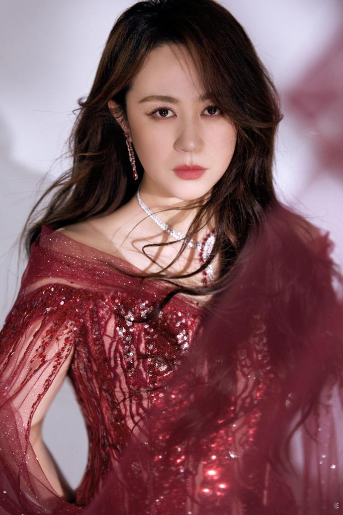 马丽裙子姐姐今天状态好好，出图都很耐看 