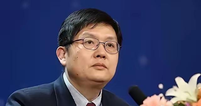 中方曾呼吁谨慎前往日本，然而复旦大学的冯玮却高调推荐中国学生去日本，并把这种与中