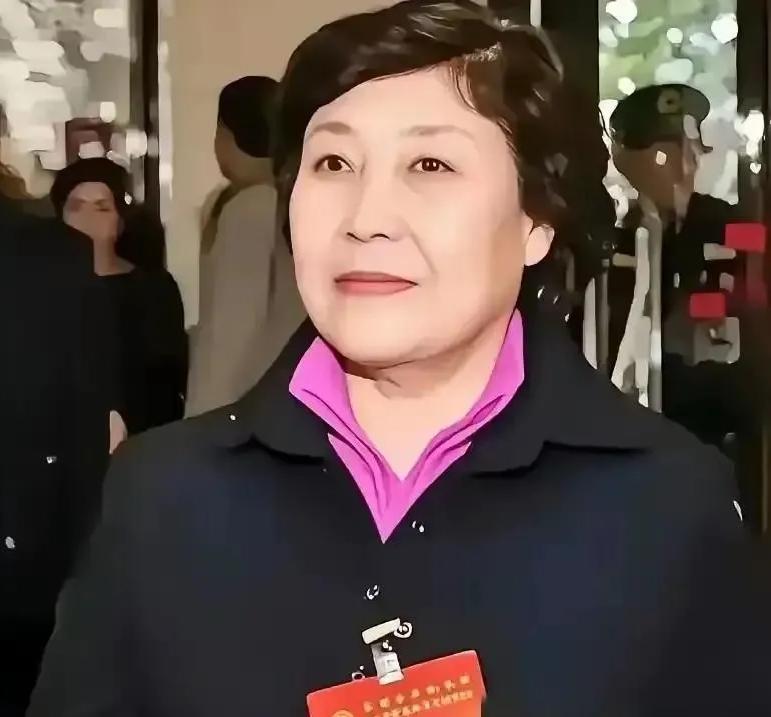 中央高层曾经指出：我们的目标很宏伟，也很朴素，归根到底就是让老百姓过上更好的日子